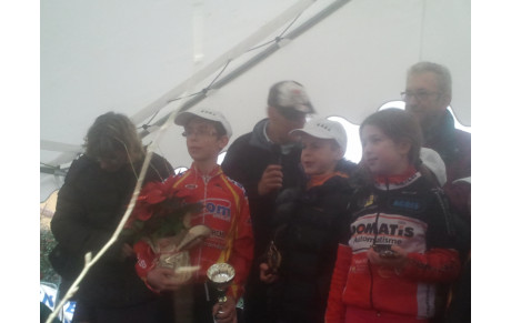 Le VCSSP sur la plus haute marche au cyclo-cross des Illuminations